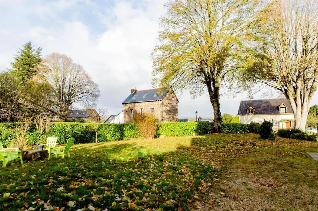 Villa La Cote Du Chat Hede-Bazouges 0*,  France